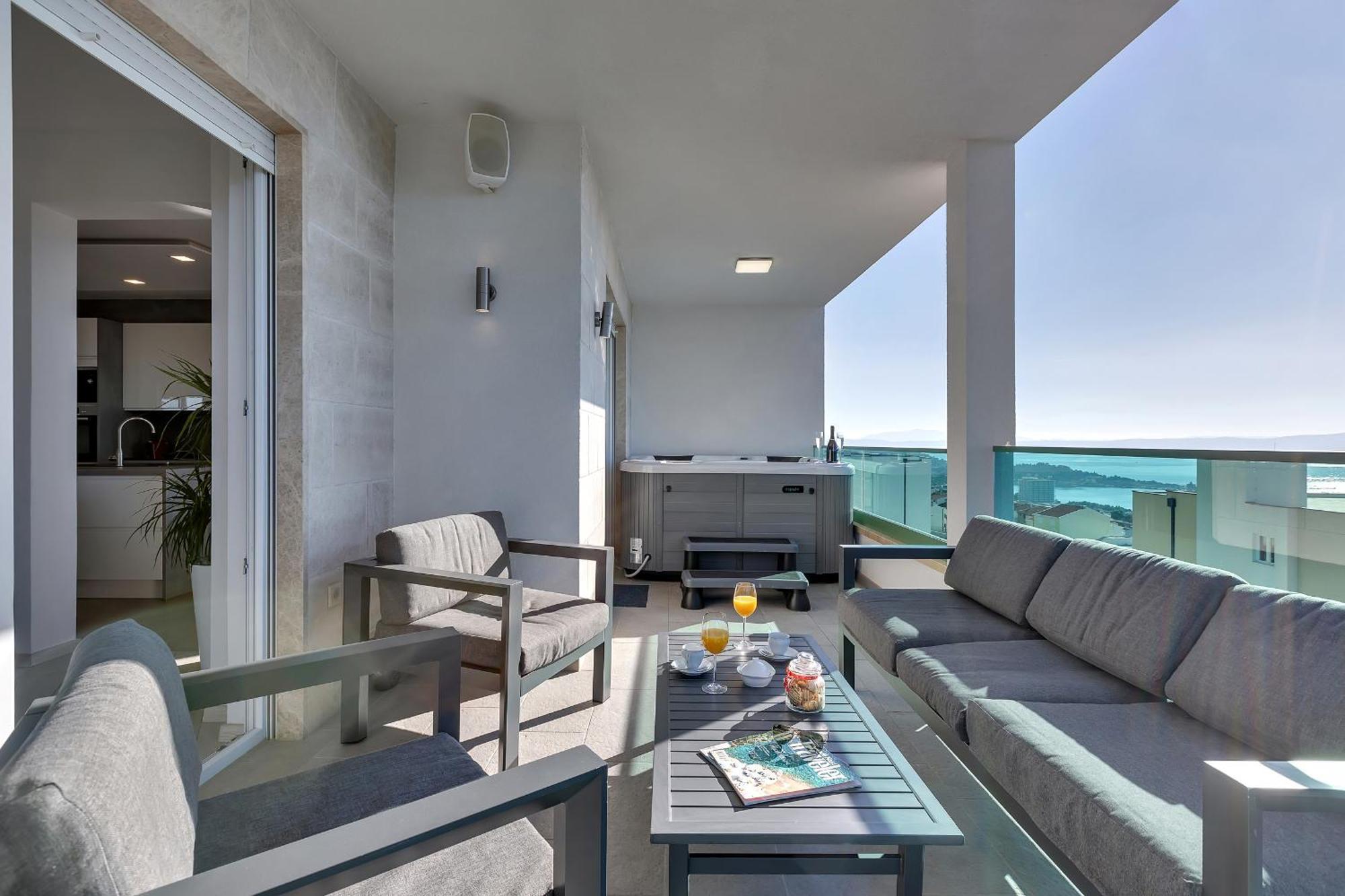Exclusive Penthouse Big Blue With Private Jacuzzi Daire Makarska Dış mekan fotoğraf