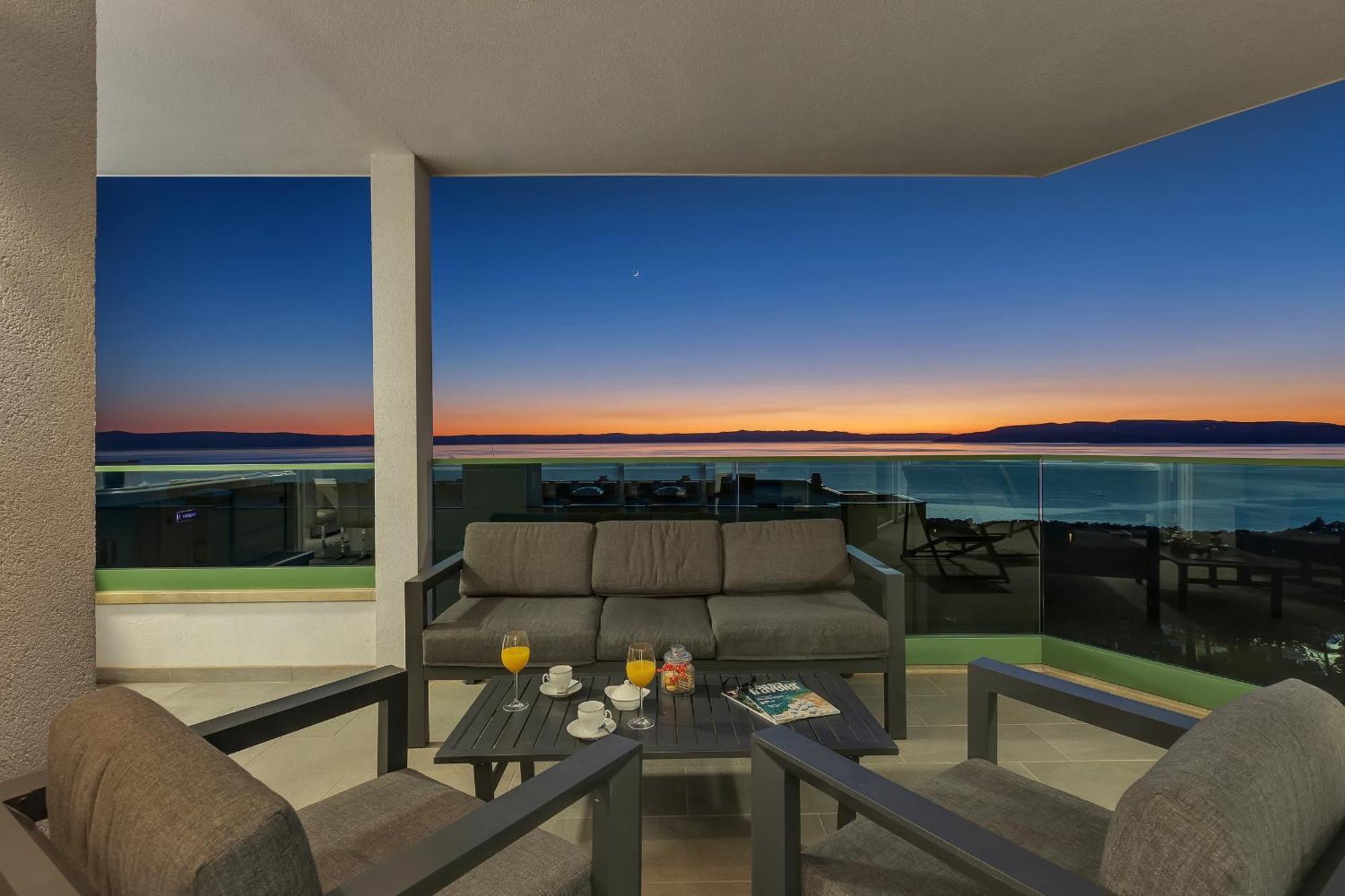 Exclusive Penthouse Big Blue With Private Jacuzzi Daire Makarska Dış mekan fotoğraf