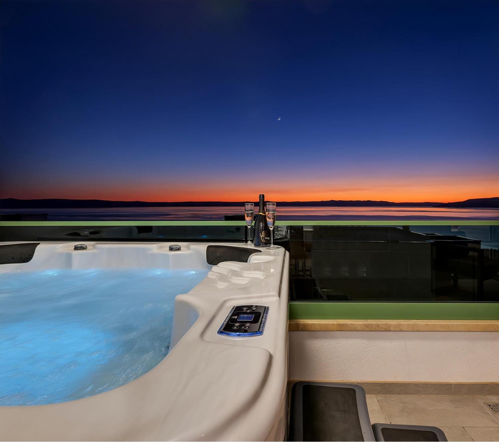 Exclusive Penthouse Big Blue With Private Jacuzzi Daire Makarska Dış mekan fotoğraf