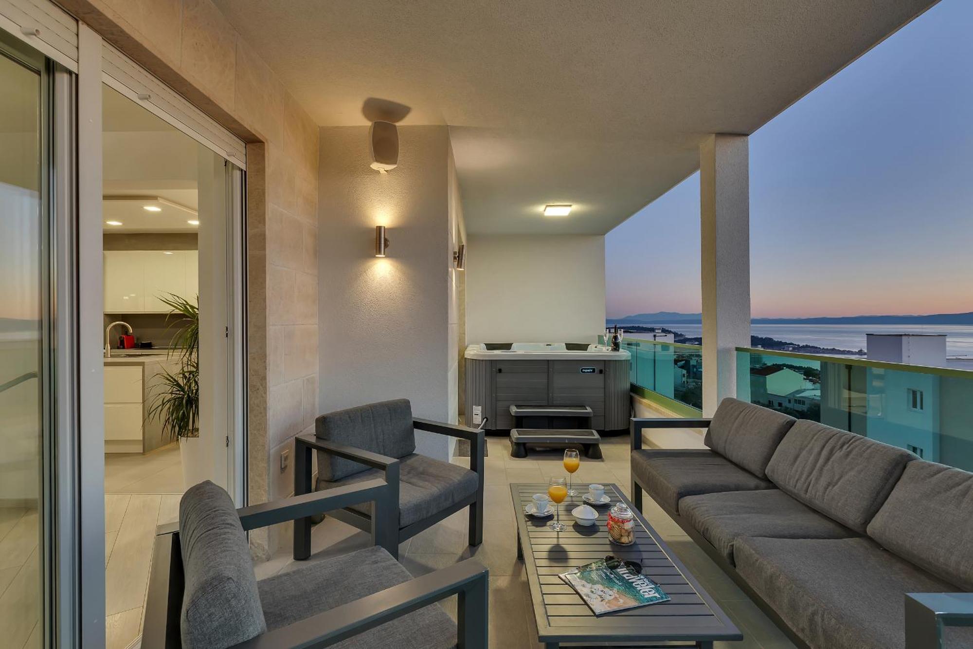 Exclusive Penthouse Big Blue With Private Jacuzzi Daire Makarska Dış mekan fotoğraf