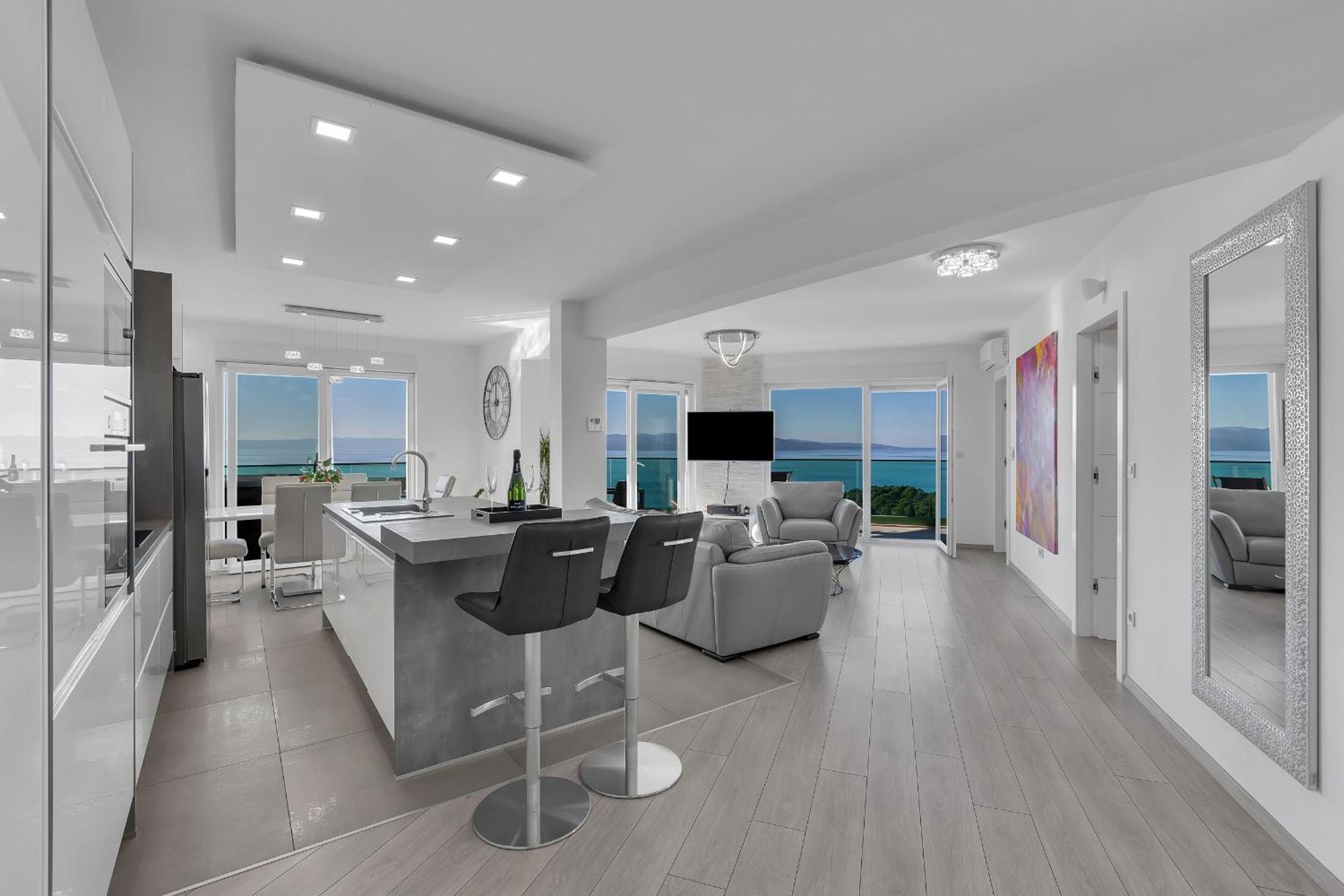 Exclusive Penthouse Big Blue With Private Jacuzzi Daire Makarska Dış mekan fotoğraf