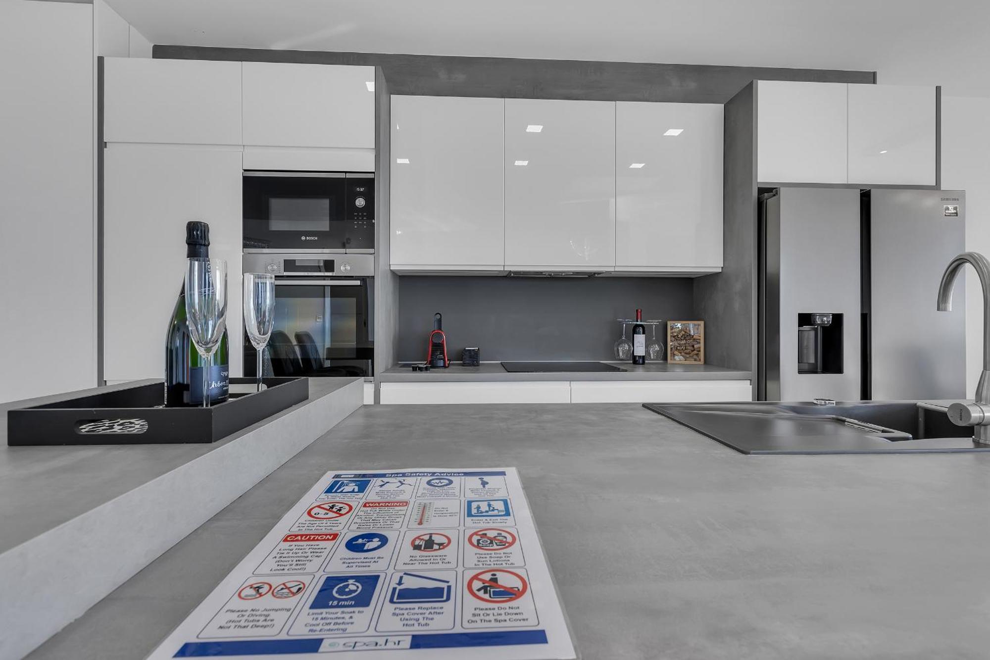 Exclusive Penthouse Big Blue With Private Jacuzzi Daire Makarska Dış mekan fotoğraf