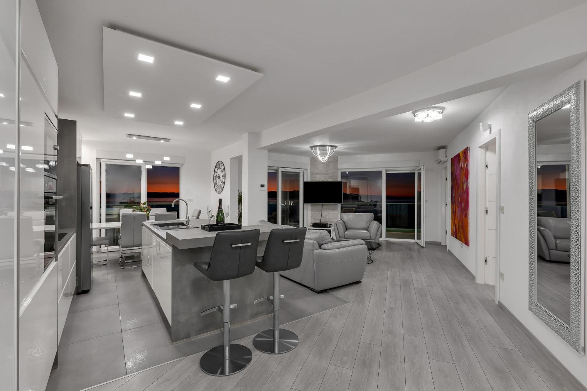 Exclusive Penthouse Big Blue With Private Jacuzzi Daire Makarska Dış mekan fotoğraf
