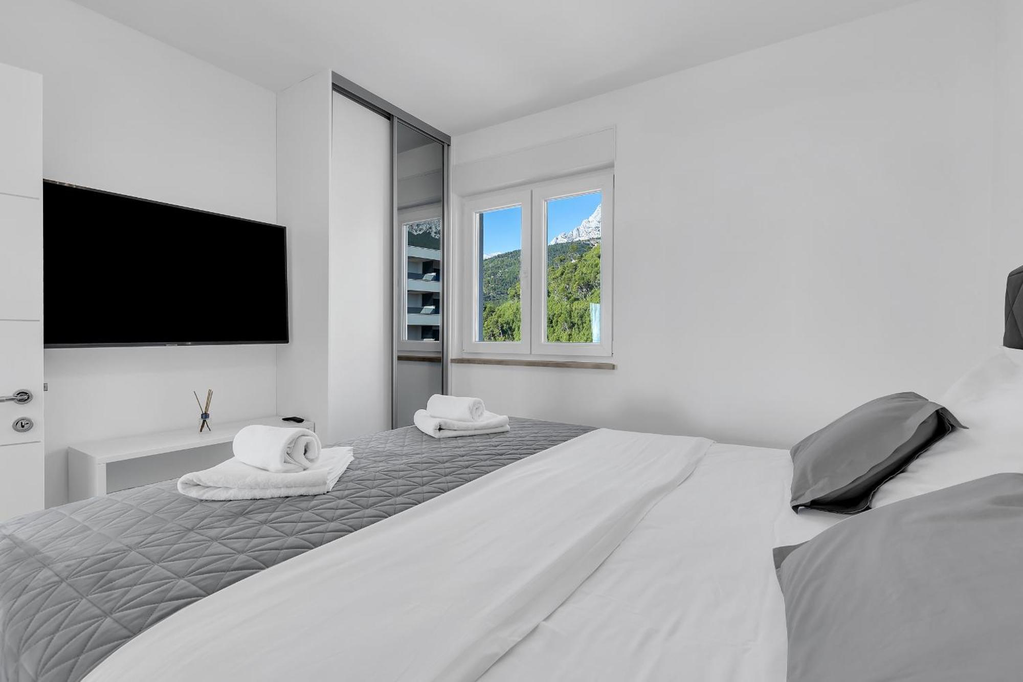 Exclusive Penthouse Big Blue With Private Jacuzzi Daire Makarska Dış mekan fotoğraf