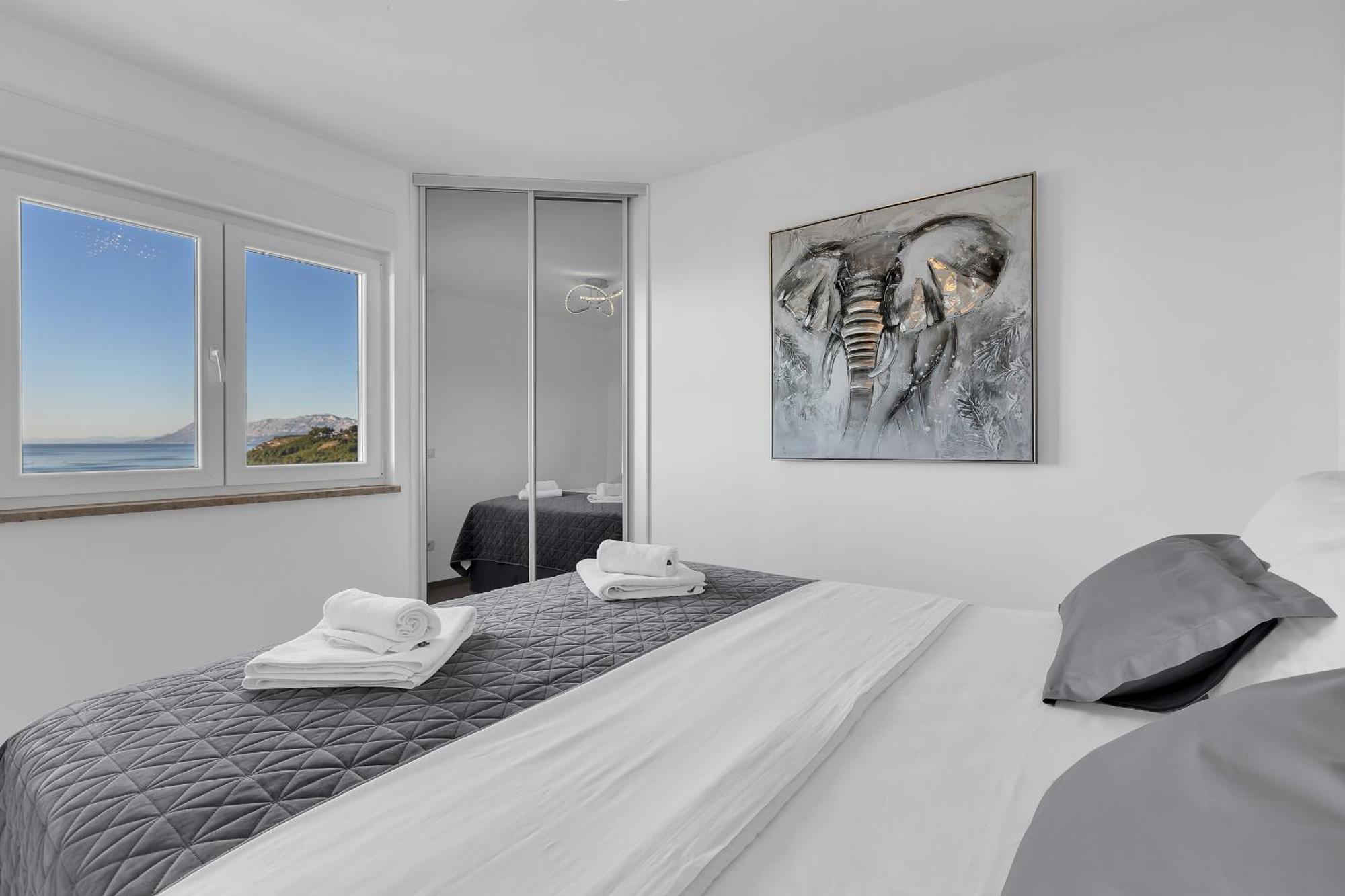 Exclusive Penthouse Big Blue With Private Jacuzzi Daire Makarska Dış mekan fotoğraf