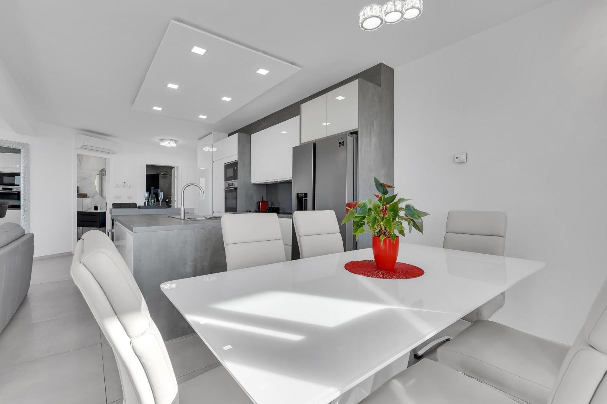 Exclusive Penthouse Big Blue With Private Jacuzzi Daire Makarska Dış mekan fotoğraf